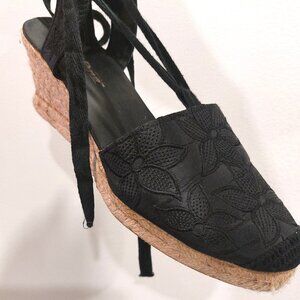 ARDENE Women's Black Floral Textile Lace-Up Slip-On Espadrilles - Sze 7M